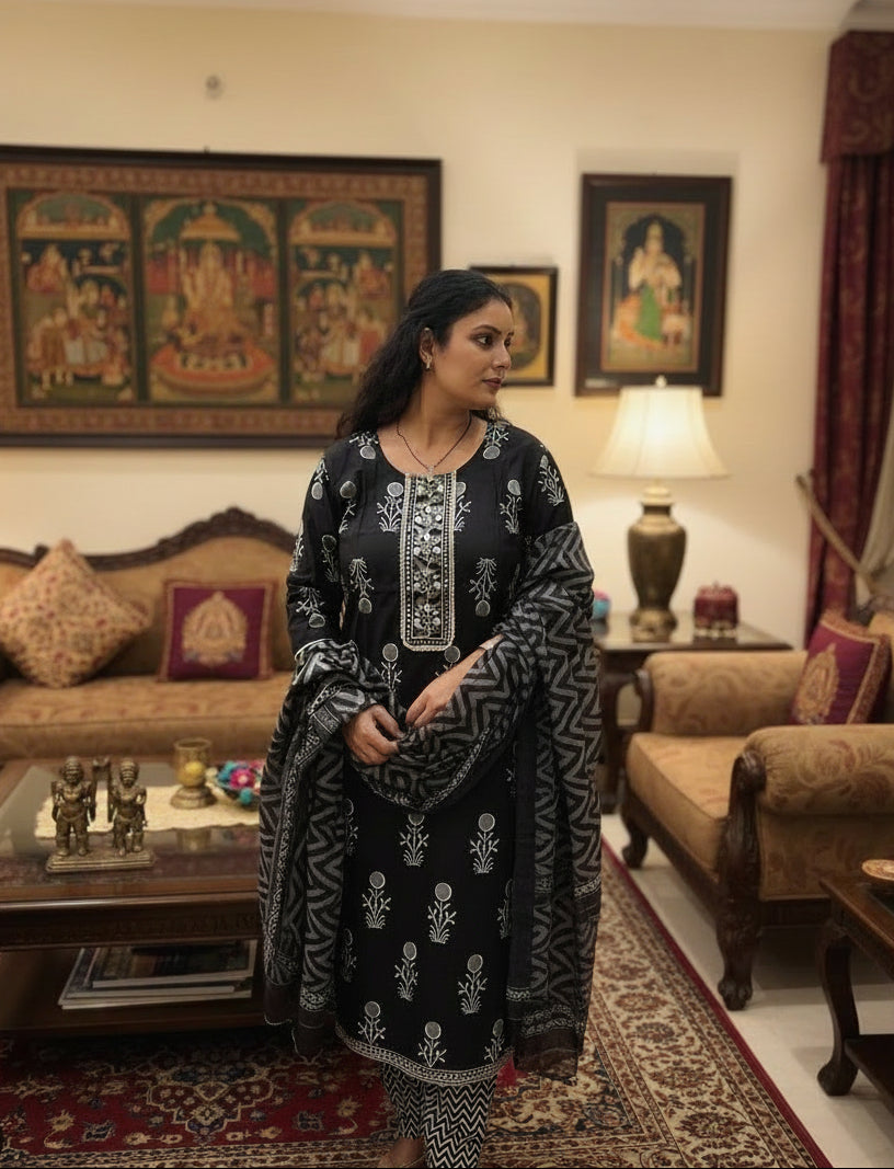 Layla Straight Suit Set-Black